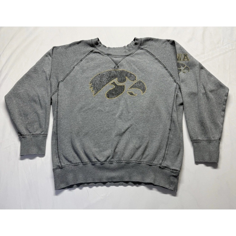 Iowa Hawkeyes sweatshirt Gray Pullover colosseum athletics Large y2k